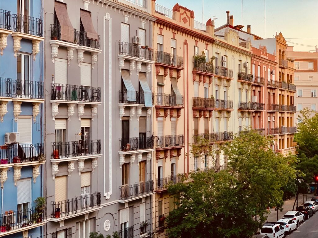 Edificios de viviendas en Campanar, Valencia: cómo es vivir en el barrio